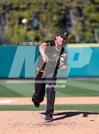 Thumbnail 1 in Long Beach Poly vs. Edison photogallery.