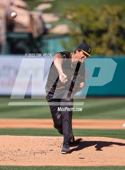 Thumbnail 1 in Long Beach Poly vs. Edison photogallery.