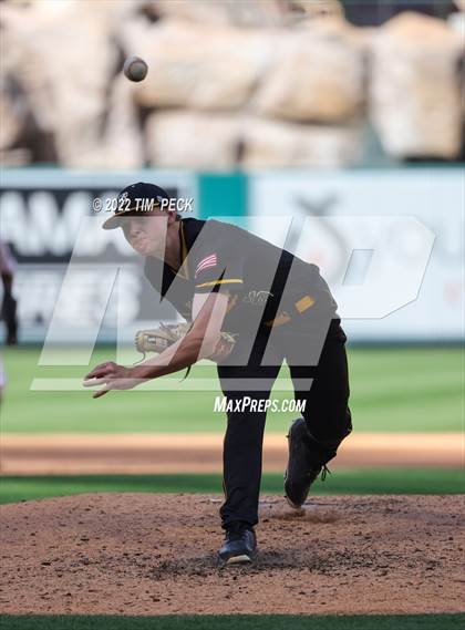 Thumbnail 2 in Long Beach Poly vs. Edison photogallery.