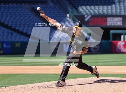 Thumbnail 2 in Long Beach Poly vs. Edison photogallery.