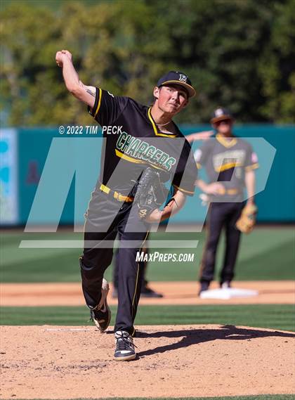 Thumbnail 2 in Long Beach Poly vs. Edison photogallery.