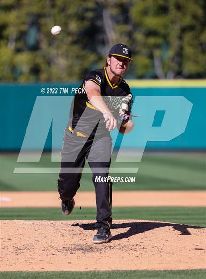 Thumbnail 2 in Long Beach Poly vs. Edison photogallery.