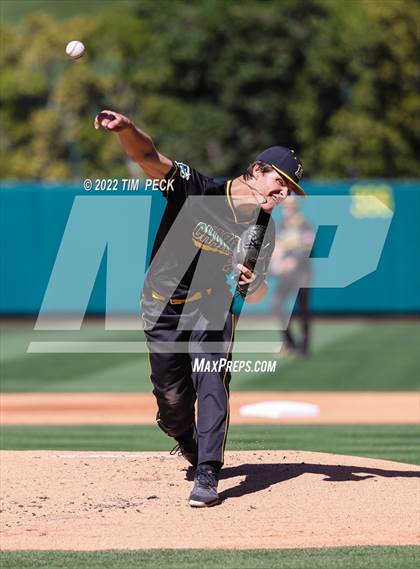 Thumbnail 2 in Long Beach Poly vs. Edison photogallery.