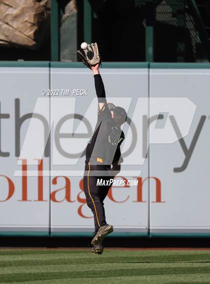 Thumbnail 2 in Long Beach Poly vs. Edison photogallery.
