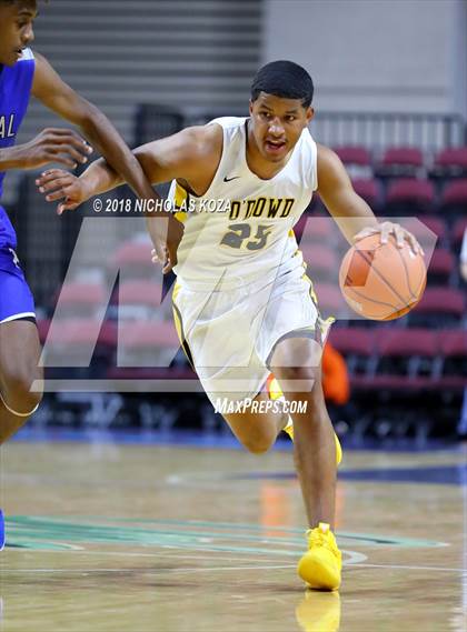 Thumbnail 2 in Federal Way vs. Bishop O'Dowd (Tarkanian Classic) photogallery.