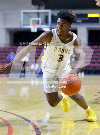 Thumbnail 2 in Federal Way vs. Bishop O'Dowd (Tarkanian Classic) photogallery.