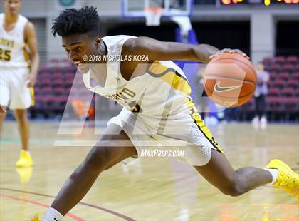 Thumbnail 3 in Federal Way vs. Bishop O'Dowd (Tarkanian Classic) photogallery.
