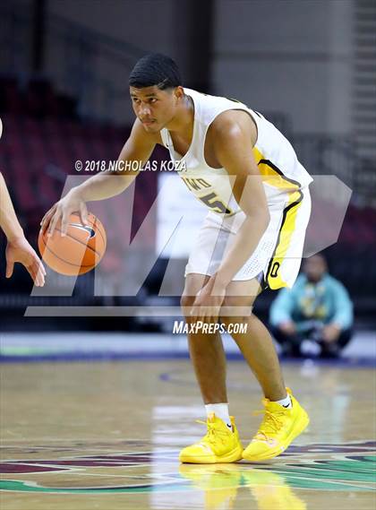 Thumbnail 3 in Federal Way vs. Bishop O'Dowd (Tarkanian Classic) photogallery.