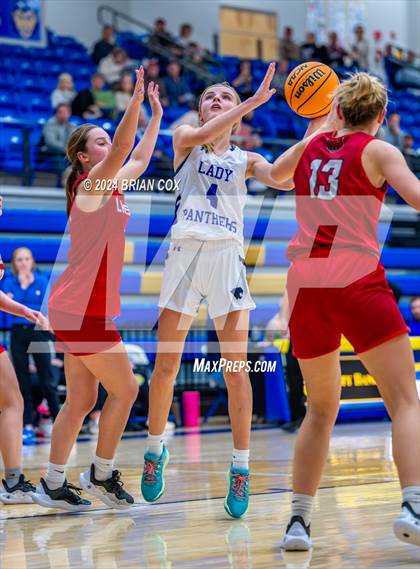 Thumbnail 2 in Mena vs Bergman (Lendel Thomas Classic) photogallery.
