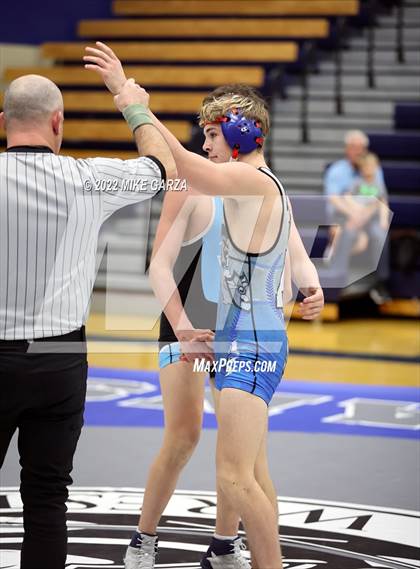 Thumbnail 2 in Eisenhower vs Andover photogallery.