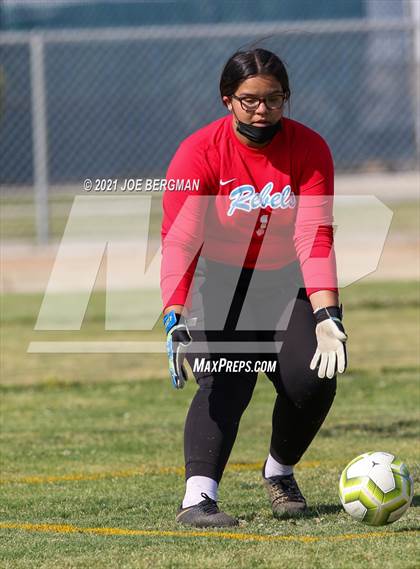 Thumbnail 3 in JV: Highland vs. South photogallery.