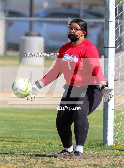 Thumbnail 2 in JV: Highland vs. South photogallery.