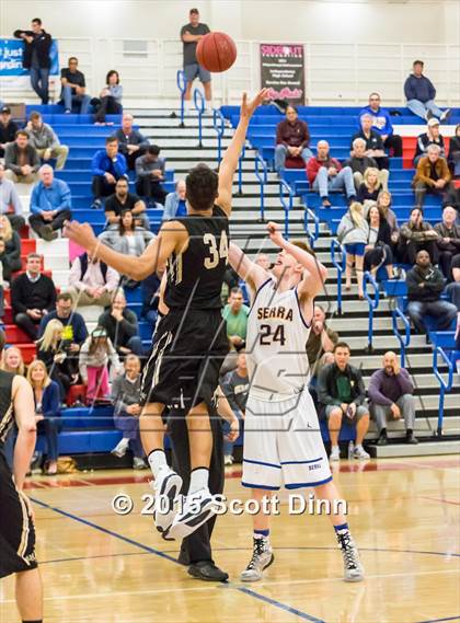 Thumbnail 3 in Archbishop Mitty vs. Serra (CIF CCS Open Division Semifinal) photogallery.