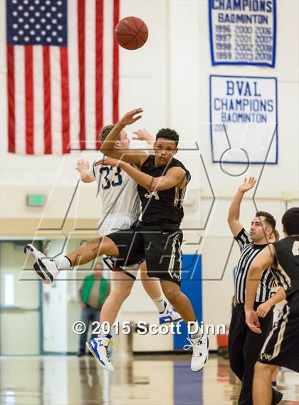 Thumbnail 2 in Archbishop Mitty vs. Serra (CIF CCS Open Division Semifinal) photogallery.