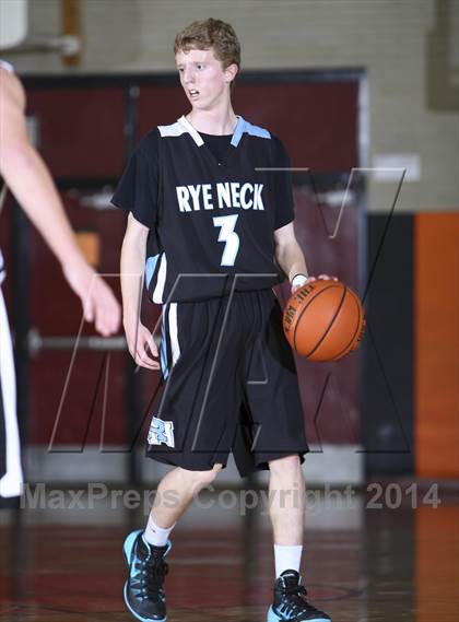 Thumbnail 2 in Rye Neck vs Rye (17th Annual Mamaroneck Sound Shore Classic) photogallery.