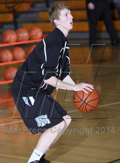 Thumbnail 1 in Rye Neck vs Rye (17th Annual Mamaroneck Sound Shore Classic) photogallery.