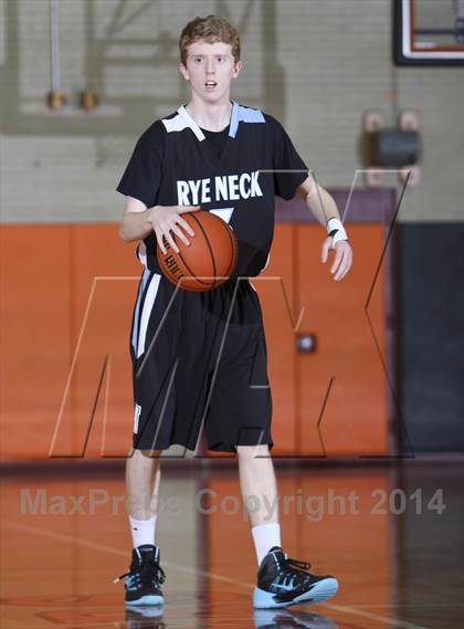Thumbnail 2 in Rye Neck vs Rye (17th Annual Mamaroneck Sound Shore Classic) photogallery.