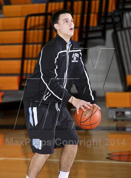 Thumbnail 2 in Rye Neck vs Rye (17th Annual Mamaroneck Sound Shore Classic) photogallery.