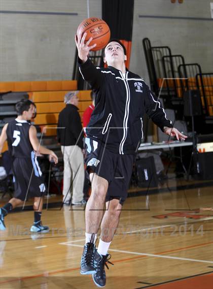 Thumbnail 3 in Rye Neck vs Rye (17th Annual Mamaroneck Sound Shore Classic) photogallery.