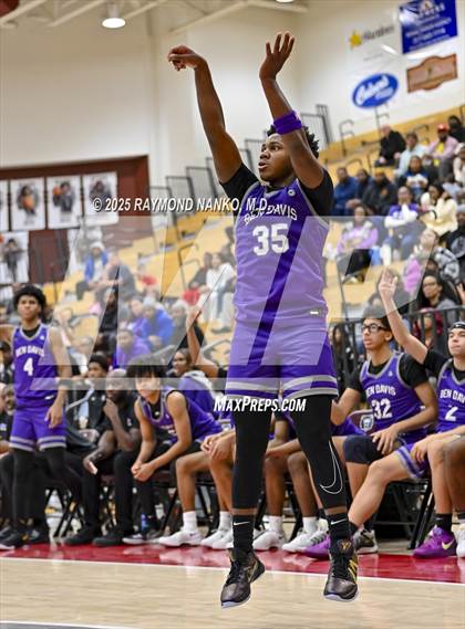 Thumbnail 3 in Ben Davis @ Lawrence Central photogallery.