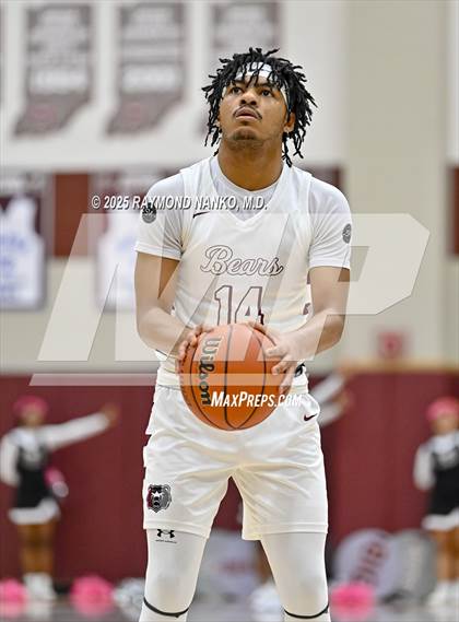 Thumbnail 2 in Ben Davis @ Lawrence Central photogallery.