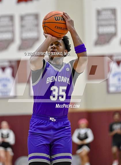 Thumbnail 3 in Ben Davis @ Lawrence Central photogallery.