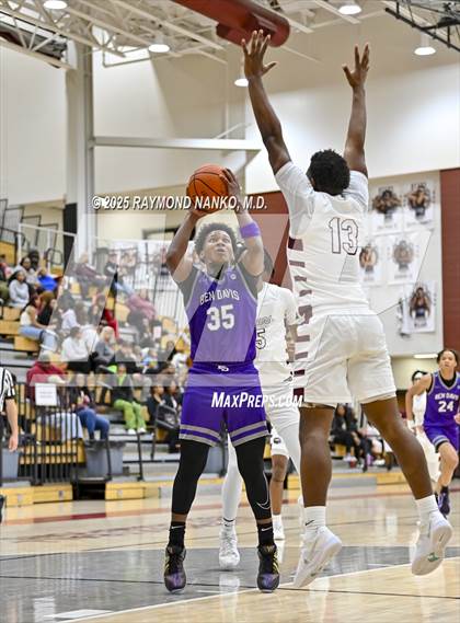 Thumbnail 3 in Ben Davis @ Lawrence Central photogallery.