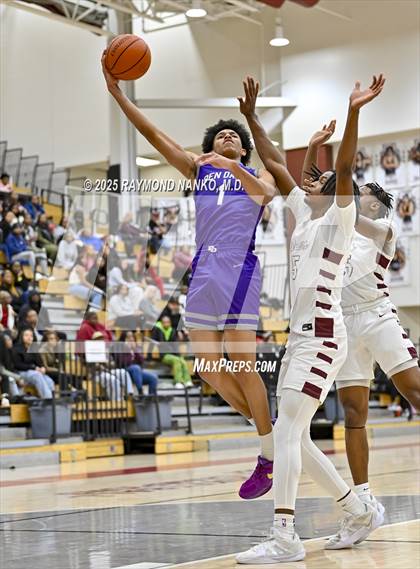 Thumbnail 2 in Ben Davis @ Lawrence Central photogallery.