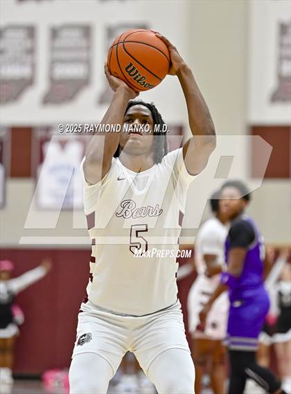Thumbnail 2 in Ben Davis @ Lawrence Central photogallery.