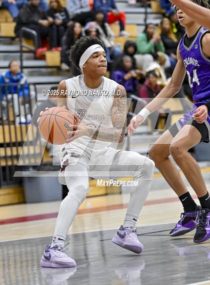 Thumbnail 3 in Ben Davis @ Lawrence Central photogallery.