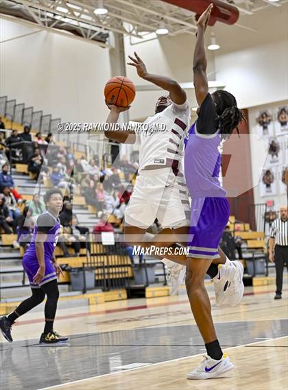 Thumbnail 1 in Ben Davis @ Lawrence Central photogallery.
