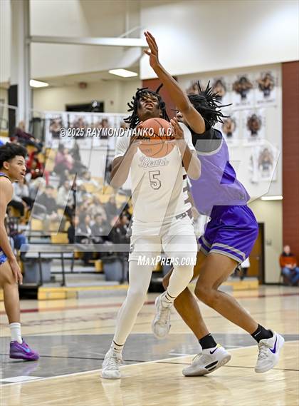 Thumbnail 3 in Ben Davis @ Lawrence Central photogallery.