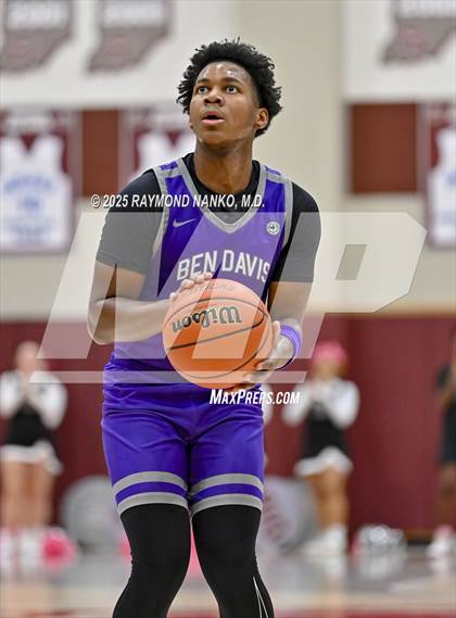 Thumbnail 2 in Ben Davis @ Lawrence Central photogallery.