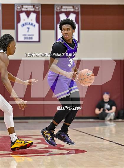 Thumbnail 2 in Ben Davis @ Lawrence Central photogallery.