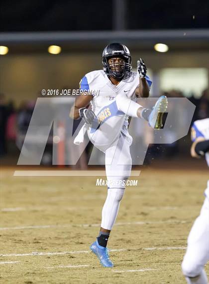 Thumbnail 2 in Bakersfield Christian @ Selma (CIF SoCal Regional 4-AA Final) photogallery.