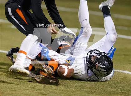 Thumbnail 3 in Bakersfield Christian @ Selma (CIF SoCal Regional 4-AA Final) photogallery.