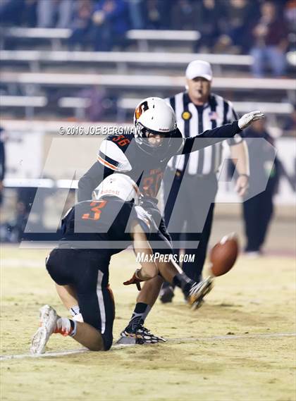Thumbnail 2 in Bakersfield Christian @ Selma (CIF SoCal Regional 4-AA Final) photogallery.