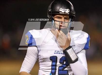 Thumbnail 2 in Bakersfield Christian @ Selma (CIF SoCal Regional 4-AA Final) photogallery.