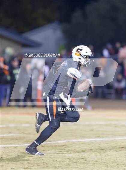 Thumbnail 2 in Bakersfield Christian @ Selma (CIF SoCal Regional 4-AA Final) photogallery.