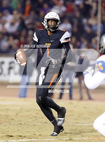 Thumbnail 1 in Bakersfield Christian @ Selma (CIF SoCal Regional 4-AA Final) photogallery.