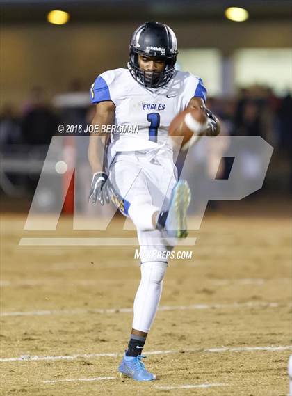 Thumbnail 1 in Bakersfield Christian @ Selma (CIF SoCal Regional 4-AA Final) photogallery.