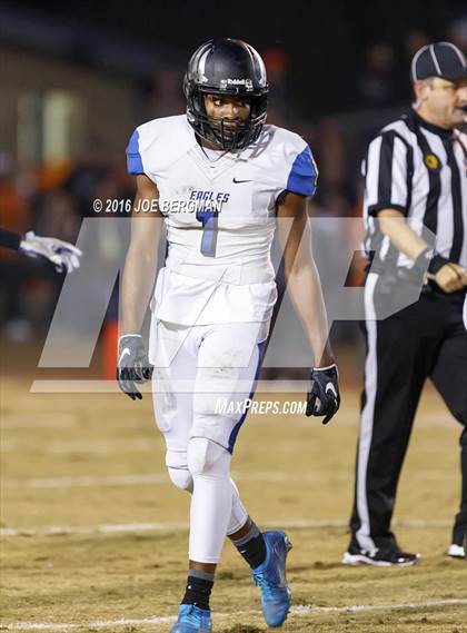 Thumbnail 2 in Bakersfield Christian @ Selma (CIF SoCal Regional 4-AA Final) photogallery.