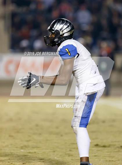 Thumbnail 1 in Bakersfield Christian @ Selma (CIF SoCal Regional 4-AA Final) photogallery.