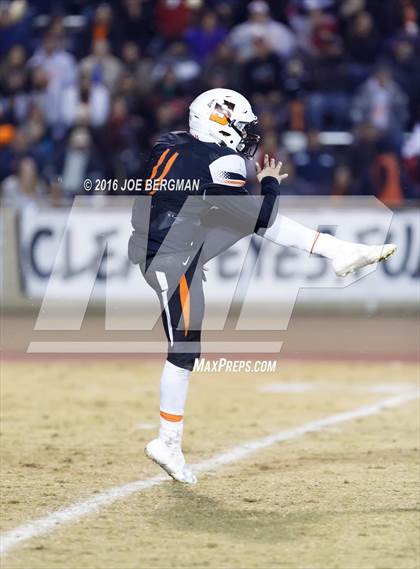 Thumbnail 2 in Bakersfield Christian @ Selma (CIF SoCal Regional 4-AA Final) photogallery.