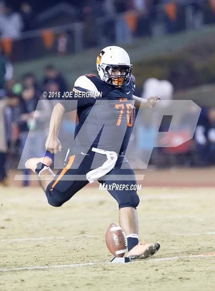 Thumbnail 2 in Bakersfield Christian @ Selma (CIF SoCal Regional 4-AA Final) photogallery.