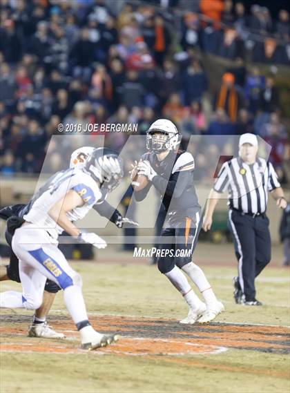 Thumbnail 2 in Bakersfield Christian @ Selma (CIF SoCal Regional 4-AA Final) photogallery.