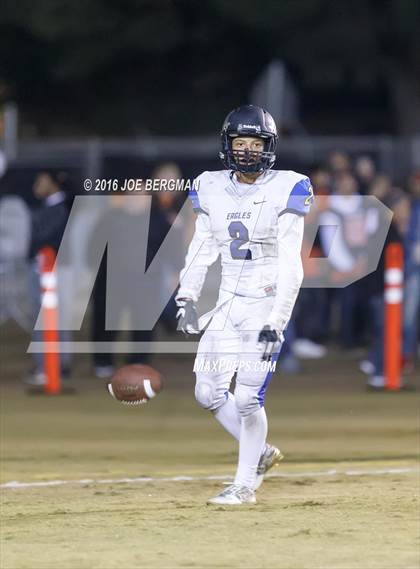 Thumbnail 2 in Bakersfield Christian @ Selma (CIF SoCal Regional 4-AA Final) photogallery.