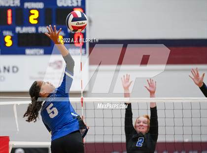 Thumbnail 1 in Olathe Northwest vs. Liberty photogallery.