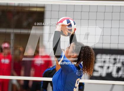 Thumbnail 2 in Olathe Northwest vs. Liberty photogallery.