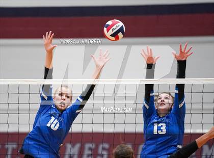 Thumbnail 1 in Olathe Northwest vs. Liberty photogallery.